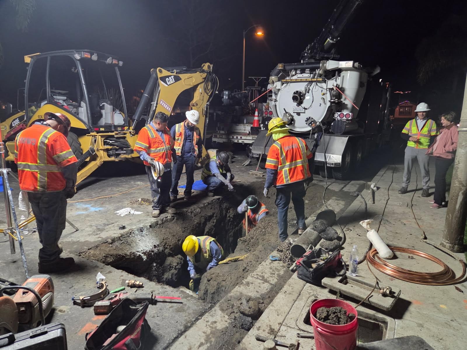 SMWD crew working through the night to repair a water main break, January 2026